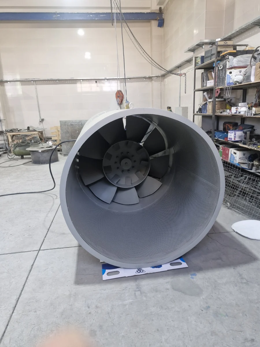 Inlet view: nine-blade rotor