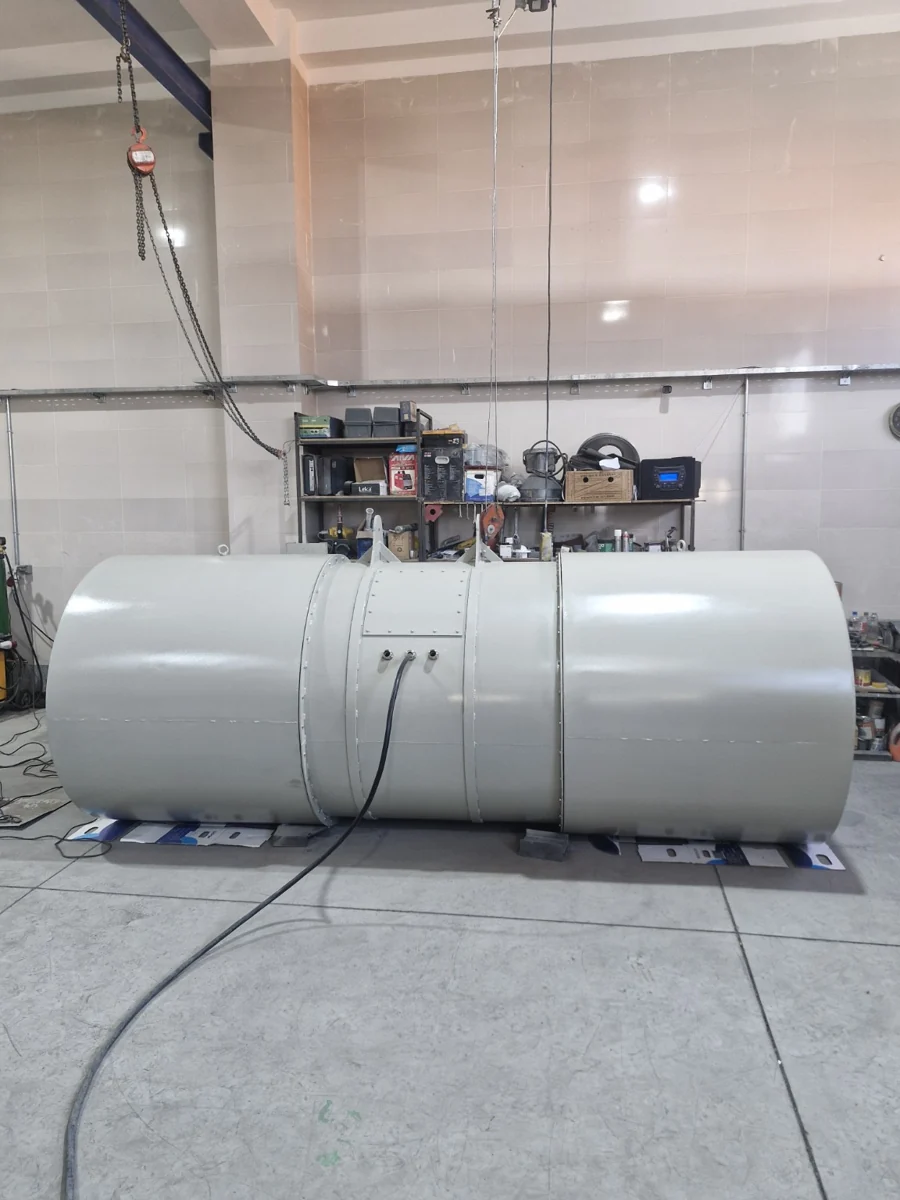 Side view: assembly and silencers